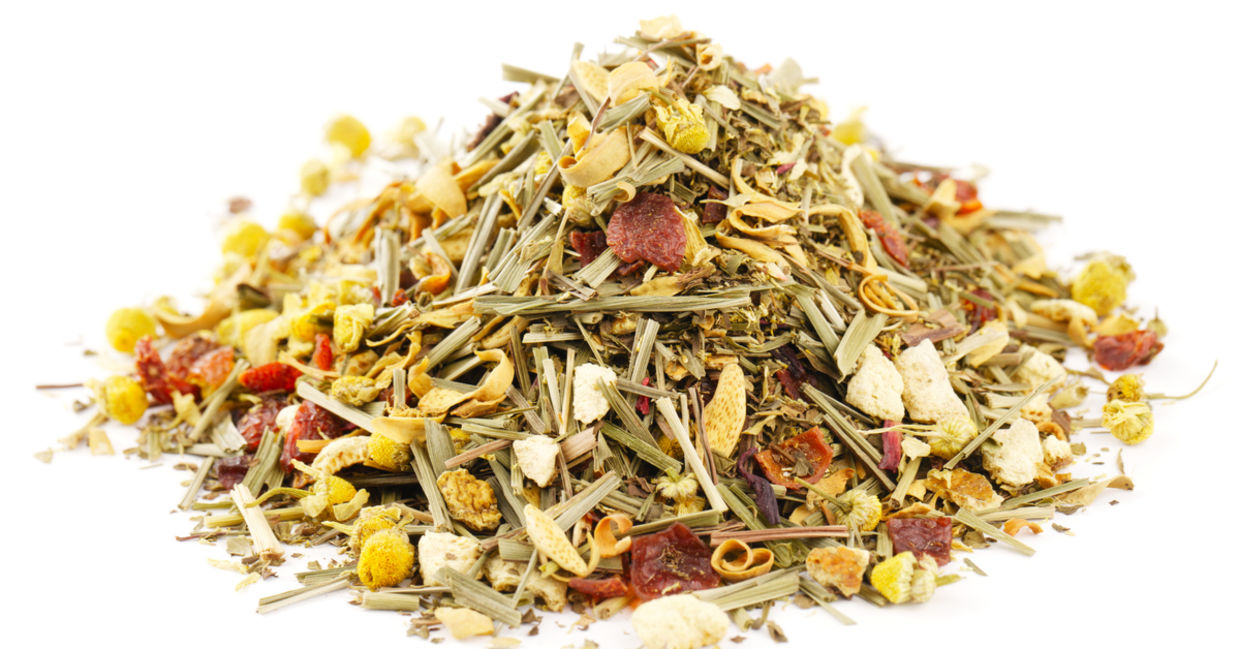 A dried herbal mixture of chamomile and lemongrass. A dried herbal mixture of chamomile and lemongrass.