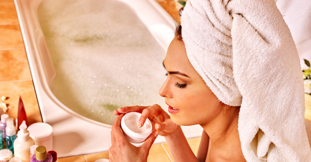 Skin is hydrated in a bath. Skin is hydrated in a bath.