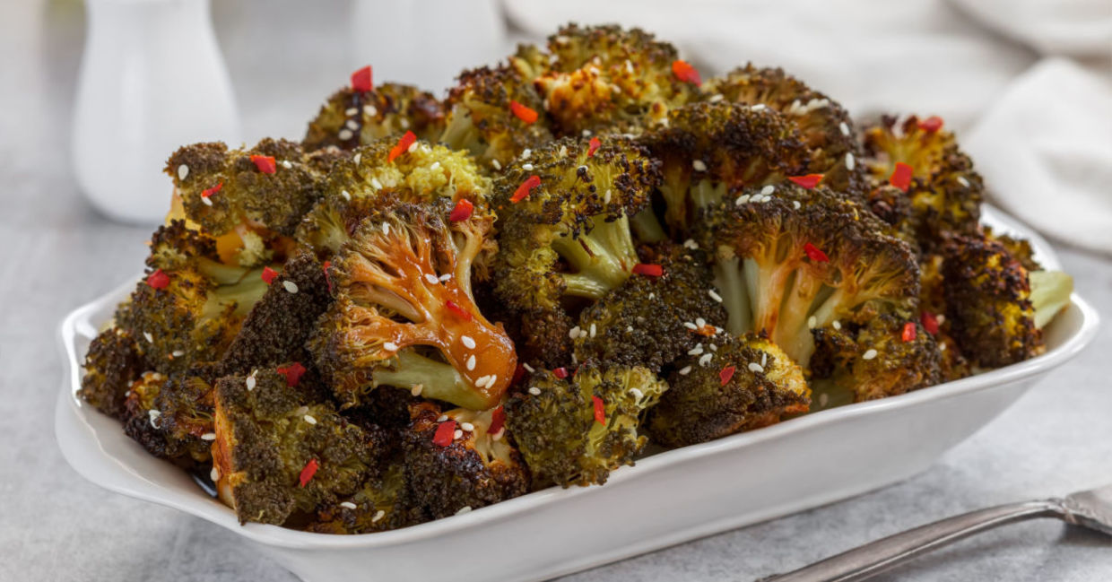 Roasted broccoli contains vitamin C. Roasted broccoli contains vitamin C.